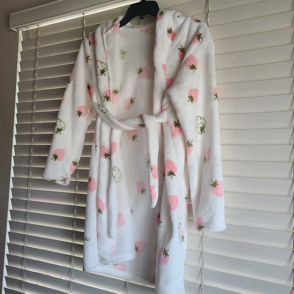 Strawberry robe
